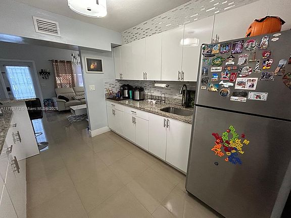 3rd image of 5614 SW 36th St #5614