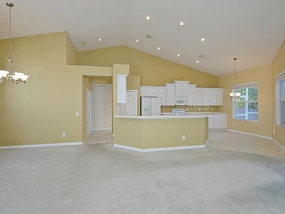 4th image of 392 Liam Ave