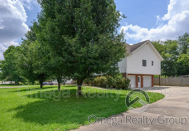 420 Meadowlark Pl — Photo 2
