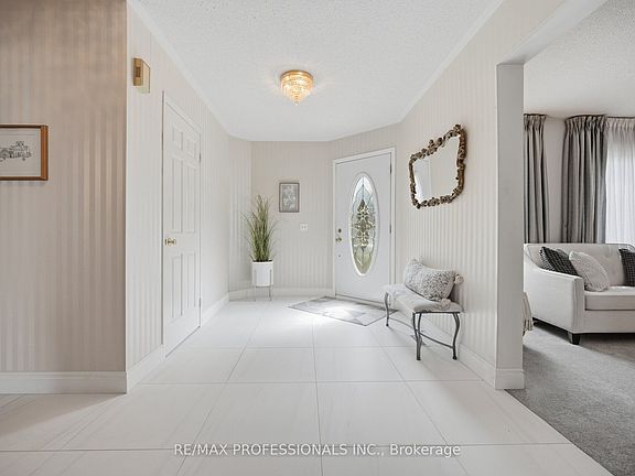 5th image of 14 Laura Ct