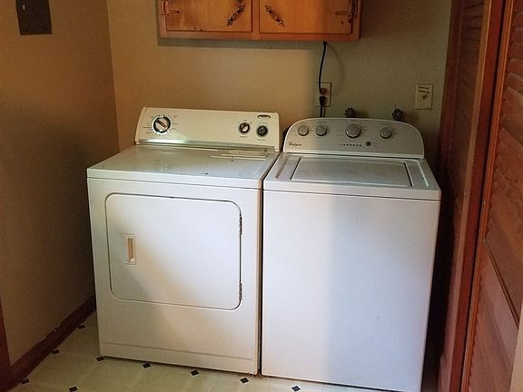 2nd image of 136 College Hts