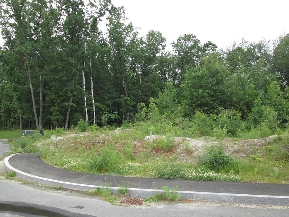 2nd image of 7 Spruce Ln