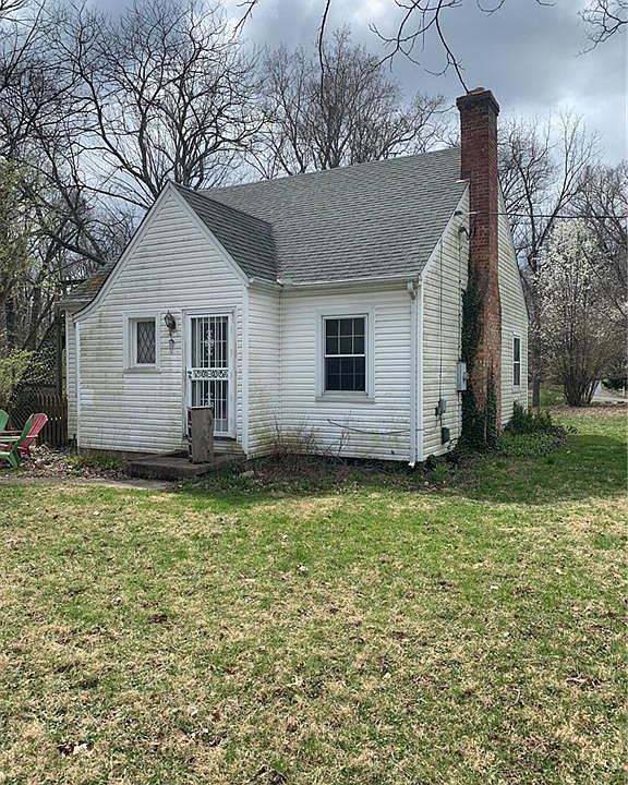2nd image of 20 Colonial Ln