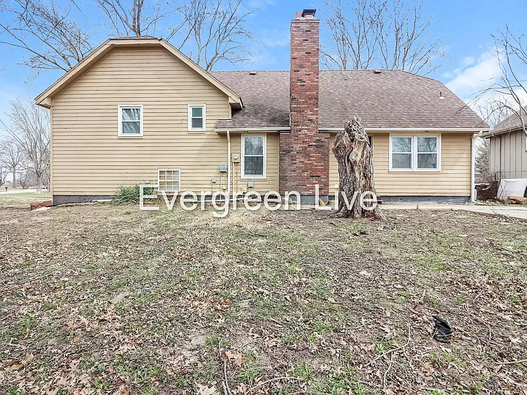 8303 E 166th St — Photo 15