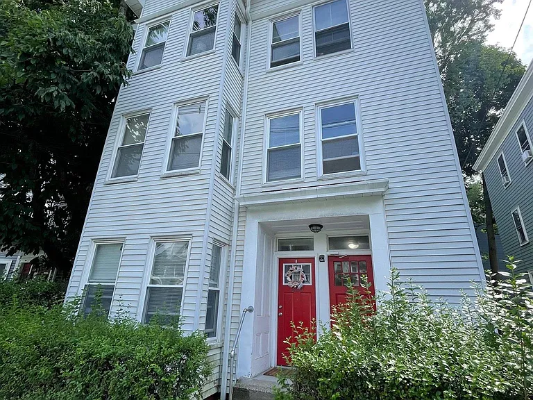 316 Beacon St — Photo 12