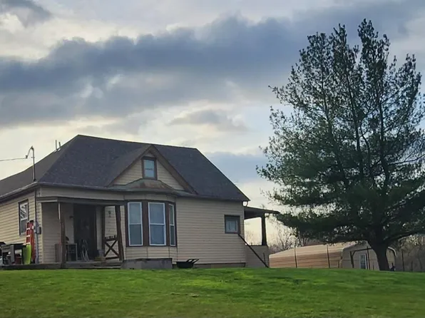 106 E Oaklawn Ave, Warrenton, MO 63383