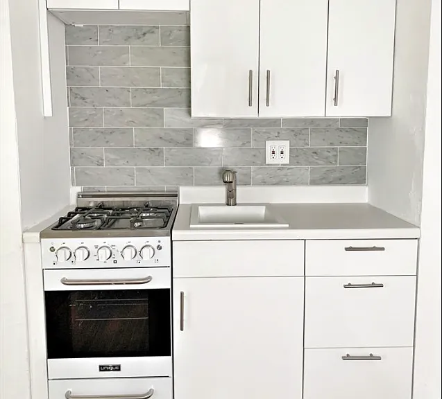 126 E 30th St #2D — Photo 4