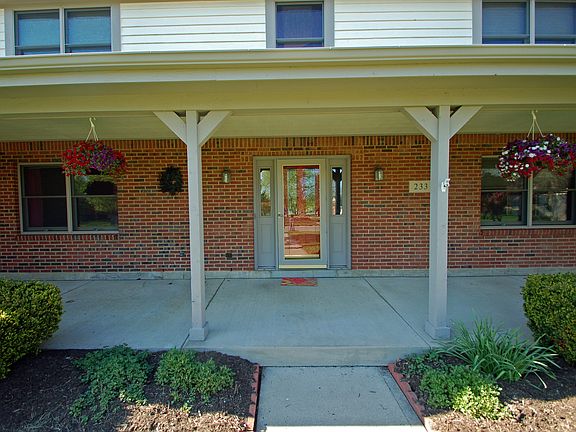 4th image of 233 Lairwood Dr