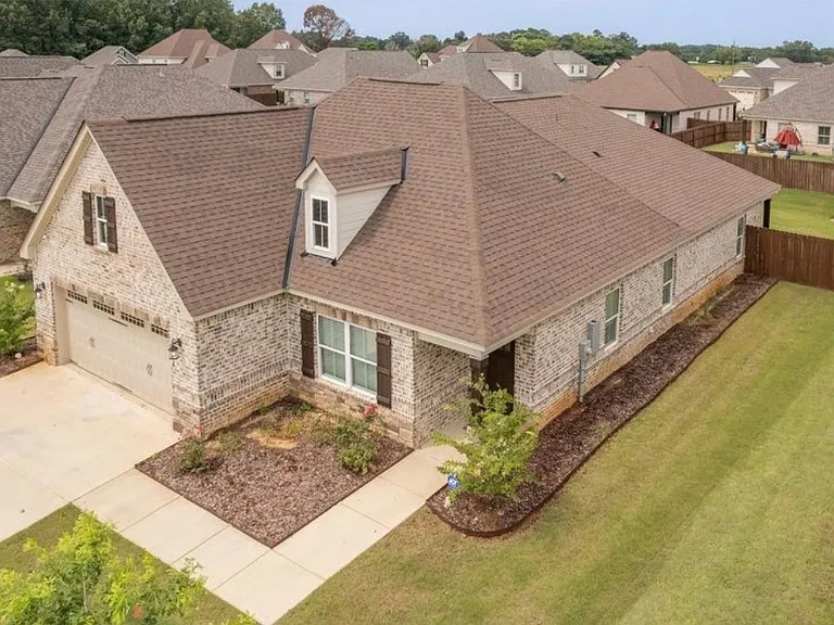 211 Lee Audis Ln — Photo 4
