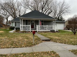 905 Weare St, Woodbine, IA 51579