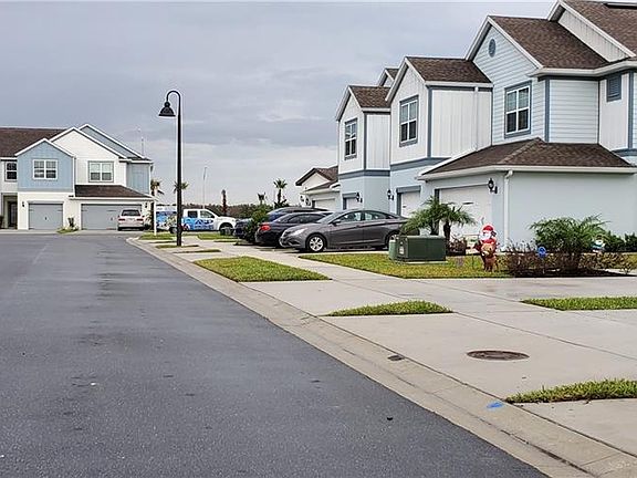 3rd image of 3941 Plainview Dr