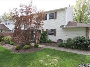 42 Warrington Ln, Concord, OH 44060