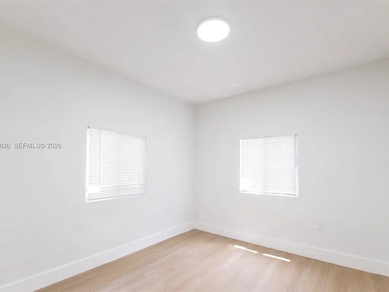 2324 NW 14th Ave — Photo 14