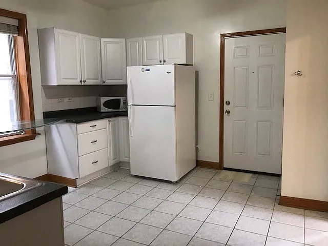 2 bed, $2,000 — Photo 3