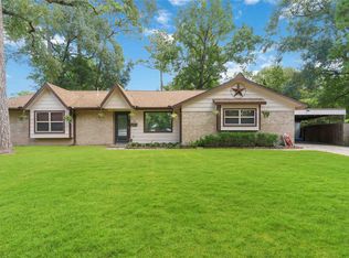 15 Woody Creek Dr, Conroe, TX 77301