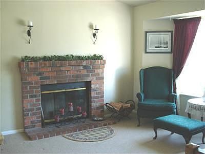 Cozy Living Room F/P