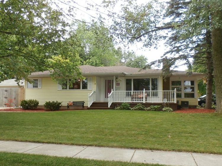 1st image of 913 Airfield Ln