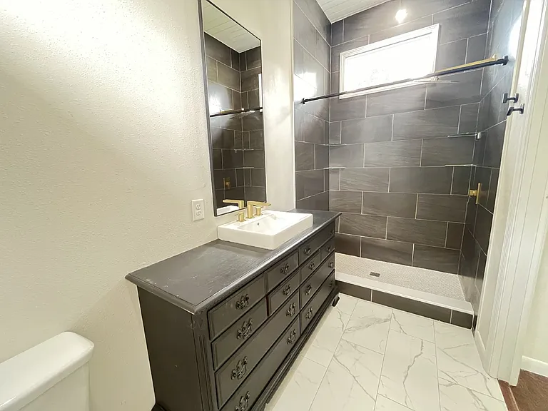 1127 Afton St — Photo 8