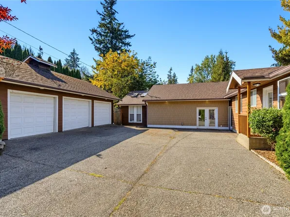 3326 Lakeway Drive, Bellingham, WA 98229