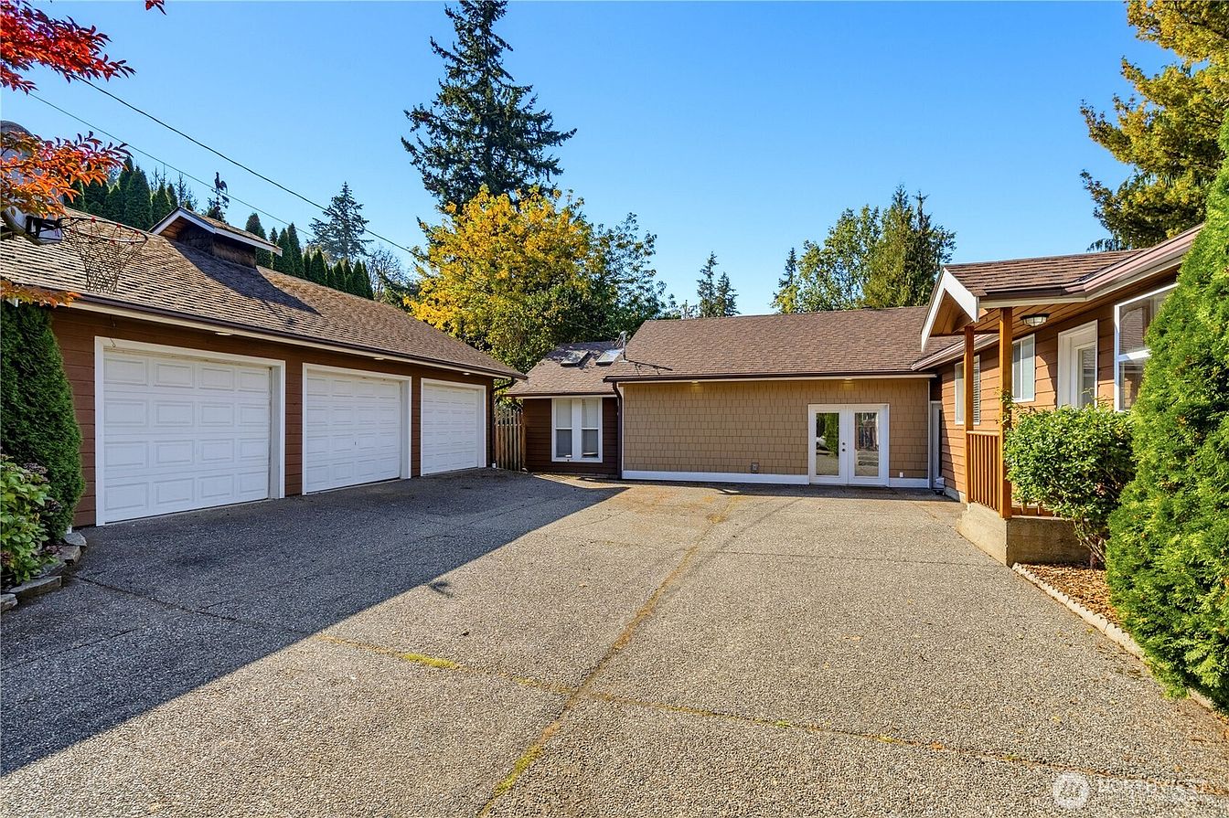 1st image of 3326 Lakeway Drive