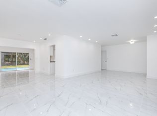 1011 Renmar Dr, Plantation, FL 33317