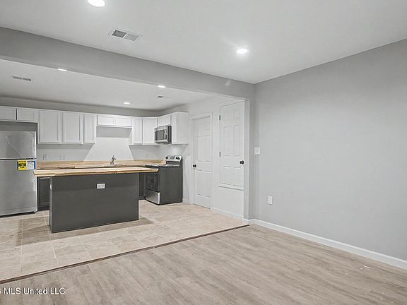 2nd image of 9424 Daisy Vestry Rd #4-D