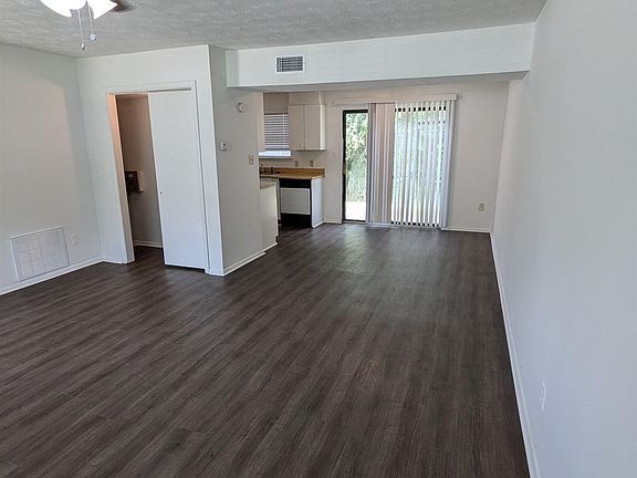 3rd image of 2014 Pecan Ct