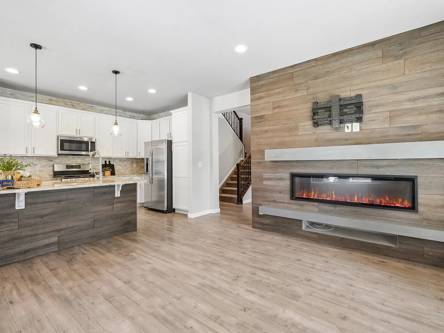 3 bed, 1763 sqft, $2,975 — Photo 3
