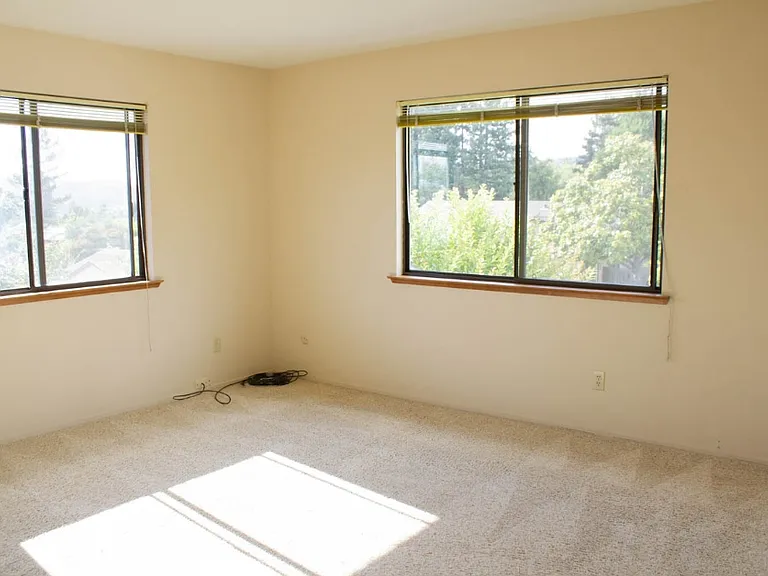 5510 Yerba Buena Rd — Photo 15