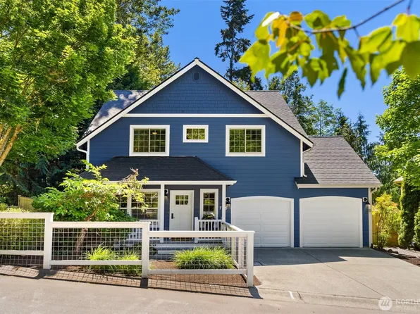 705 Moji Lane NW, Bainbridge Island, WA 98110