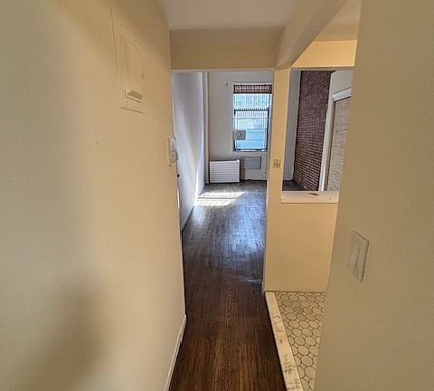 5th image of 327 E 92nd St APT 1D