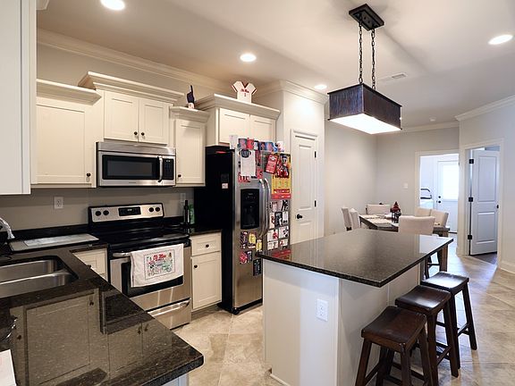 4th image of 103 Farm View Dr #507