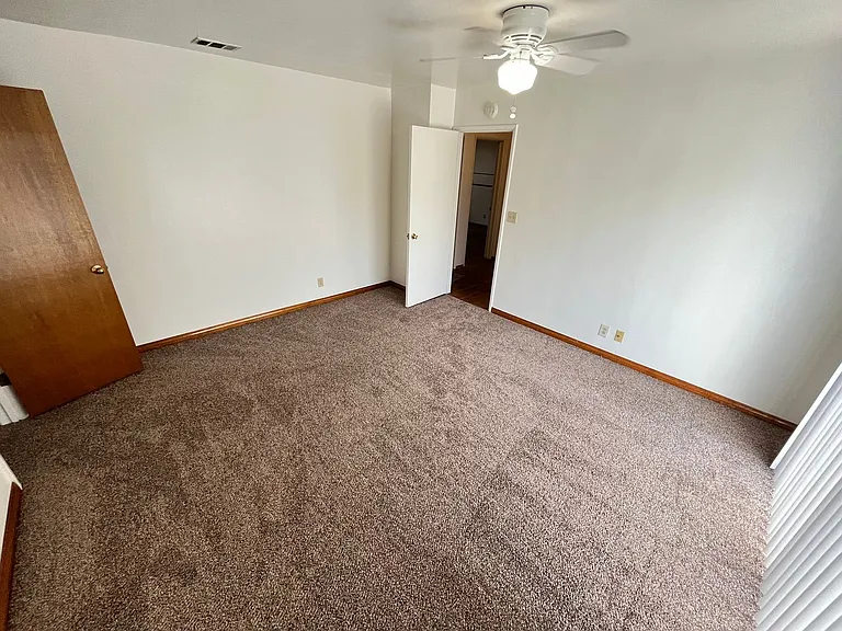 215 S D St — Photo 17