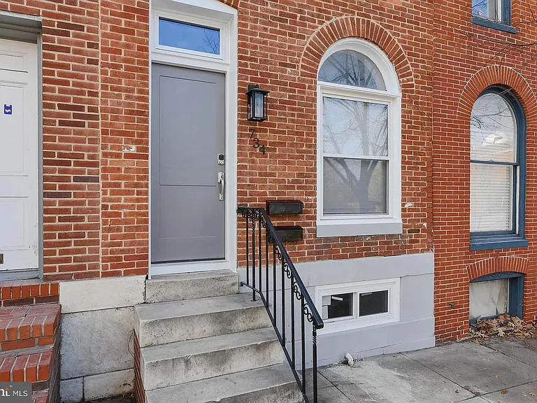 734 Light St #1 — Photo 1