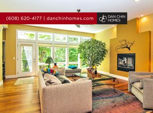 5979 Oak Hollow Dr, Mc Farland, WI 53558