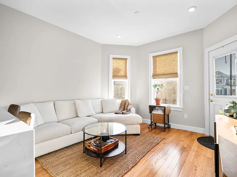 35 Somerset Ave #5A — Photo 8