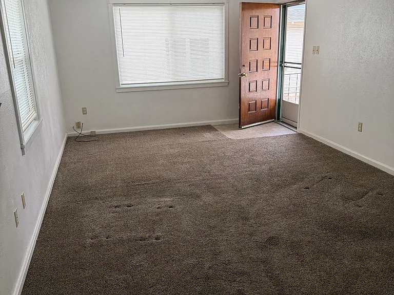 543 S Lassen St W — Photo 3