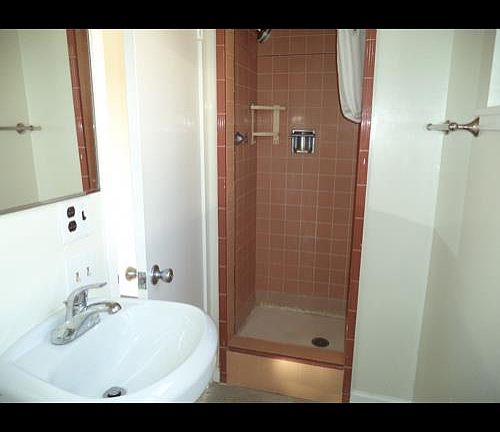 3rd image of 738 Crestview Dr