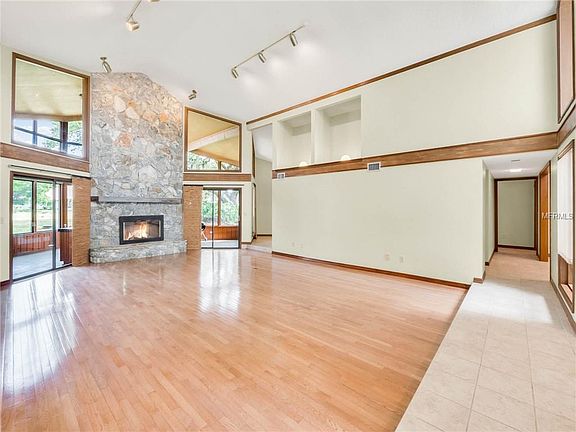 5th image of 1301 Majestic Oak Dr
