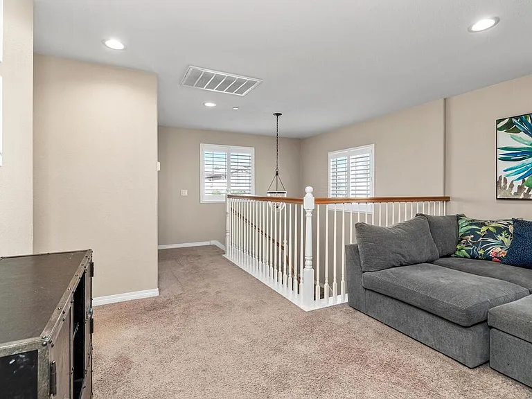 7263 Wembley St — Photo 21