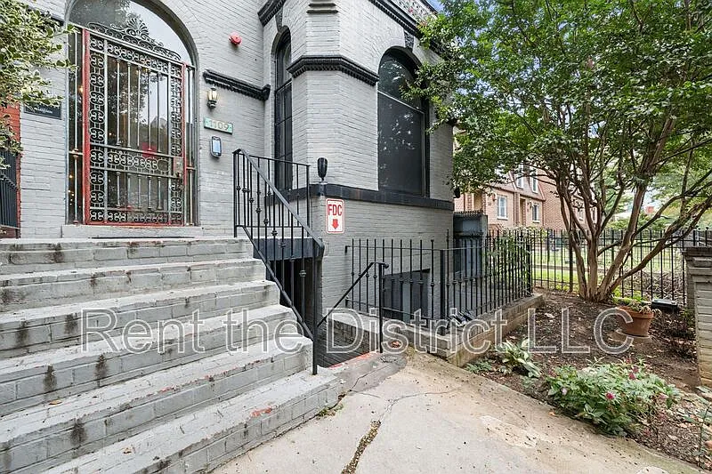 1 bed, 1.0 bath, 574 sqft, $2,250 — Photo 2
