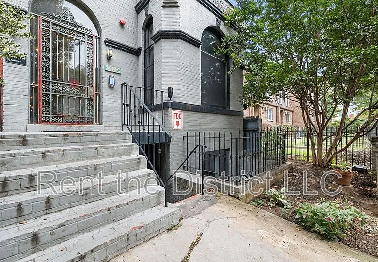 1109 M St NW #1 — Photo 22