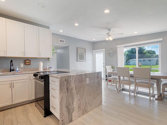 3rd image of 762 Gardenia Drive