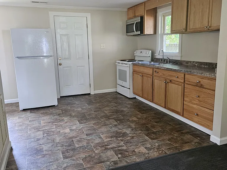 100 Coley Cir — Photo 23