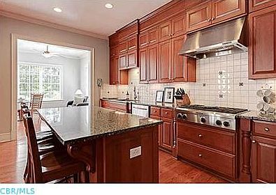4th image of 7675 Roxton Ct