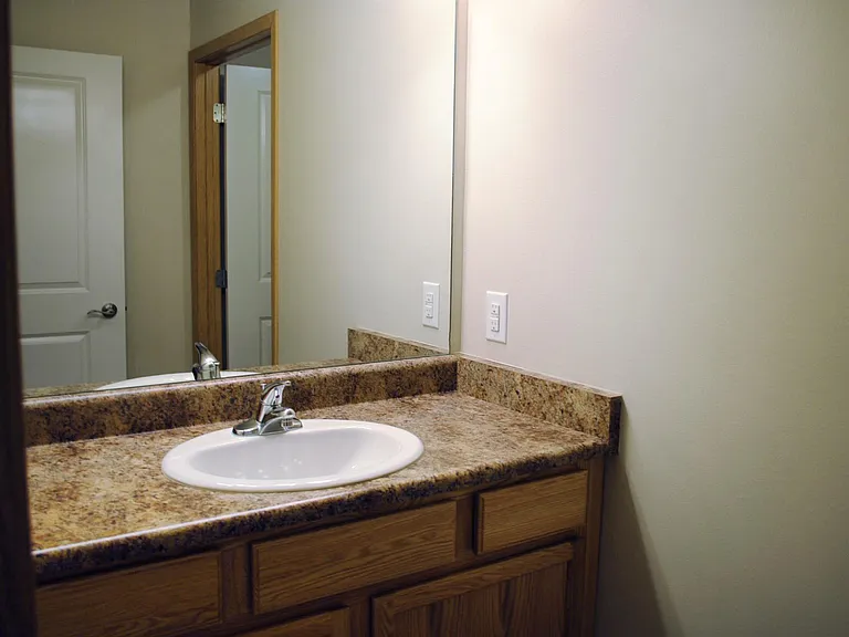 4633 Hubbell Ave — Photo 14