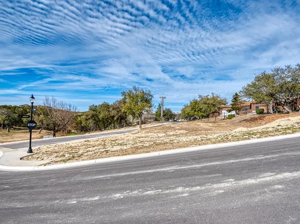 2202 Athens Ave, Kerrville, TX 78028