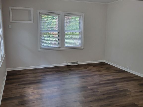 4th image of 1491 White Oak Ave