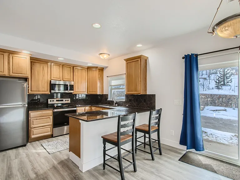 799 Martin Dr — Photo 14