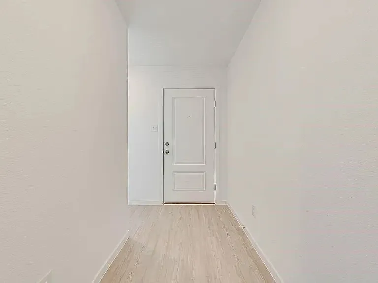 3 bed, 1450 sqft, $2,299 — Photo 4